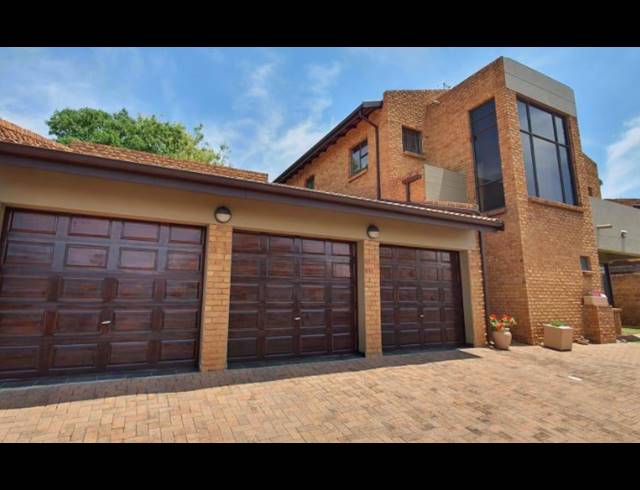 4 BEDROOM TOWNHOUSE SOLD IN MEYERSDAL